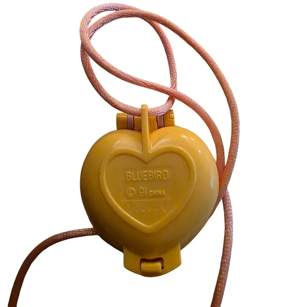 Vintage‎ 1991 Bluebird Polly Pocket Locket Bedroom Heart Necklace Yellow Compact